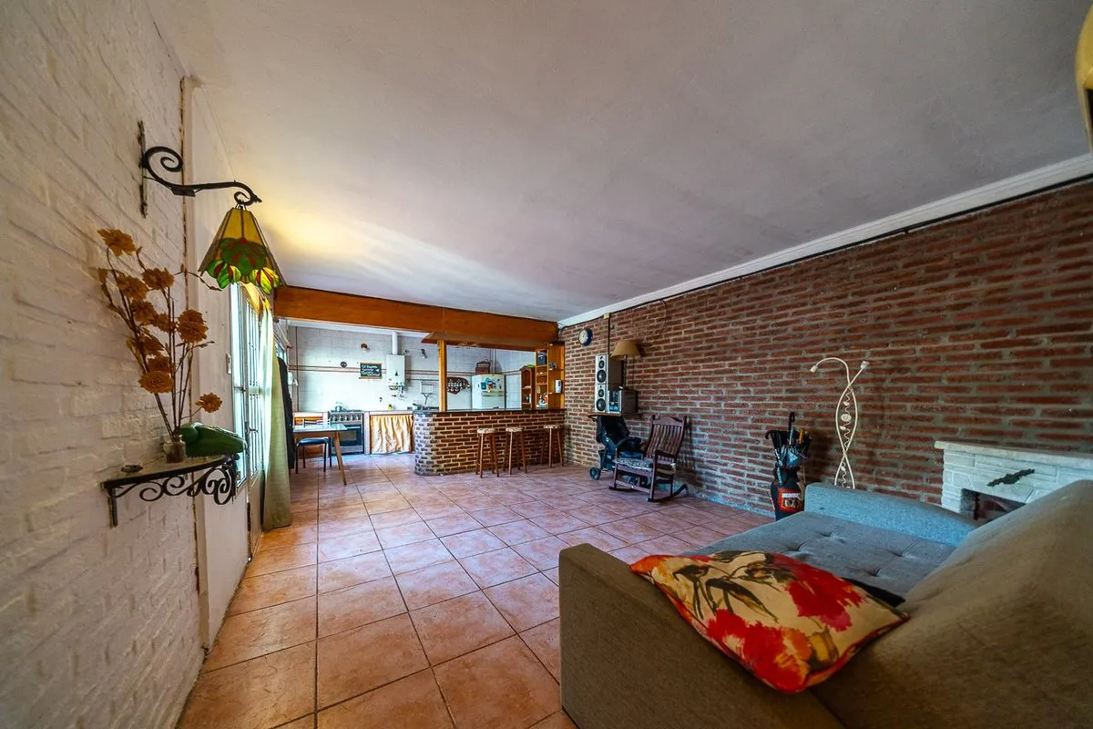 Casa en Mariano Perdriel 1700