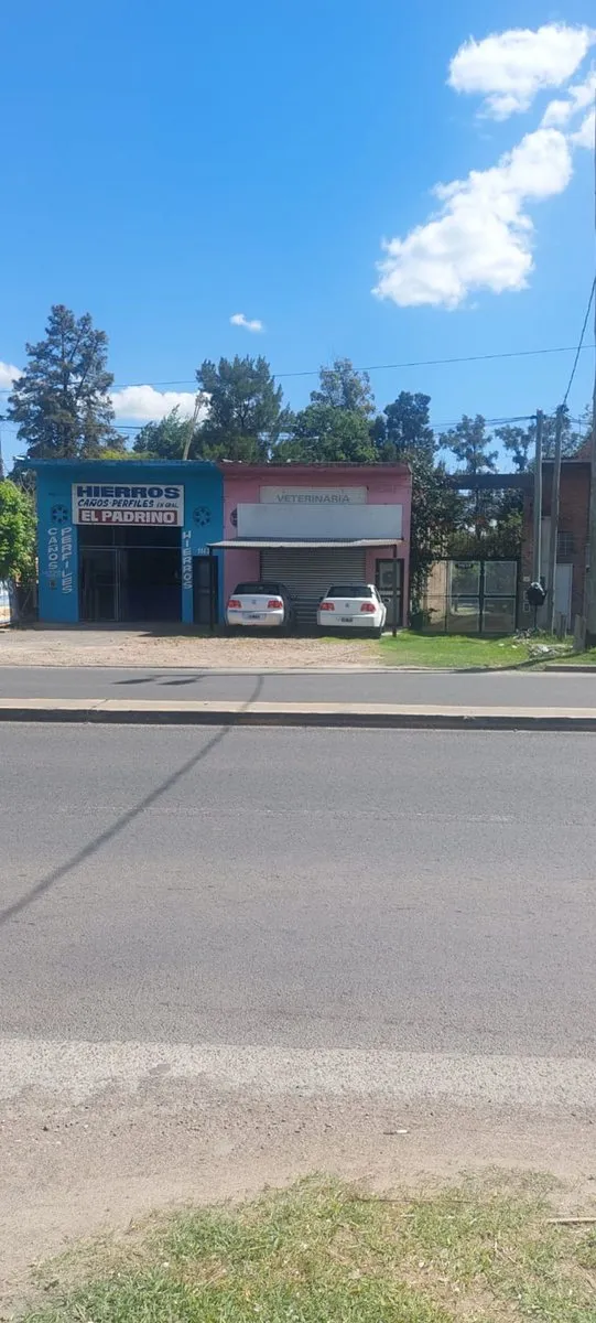 Local Comercial en Avenida Presidente Arturo Umberto Illia 11600