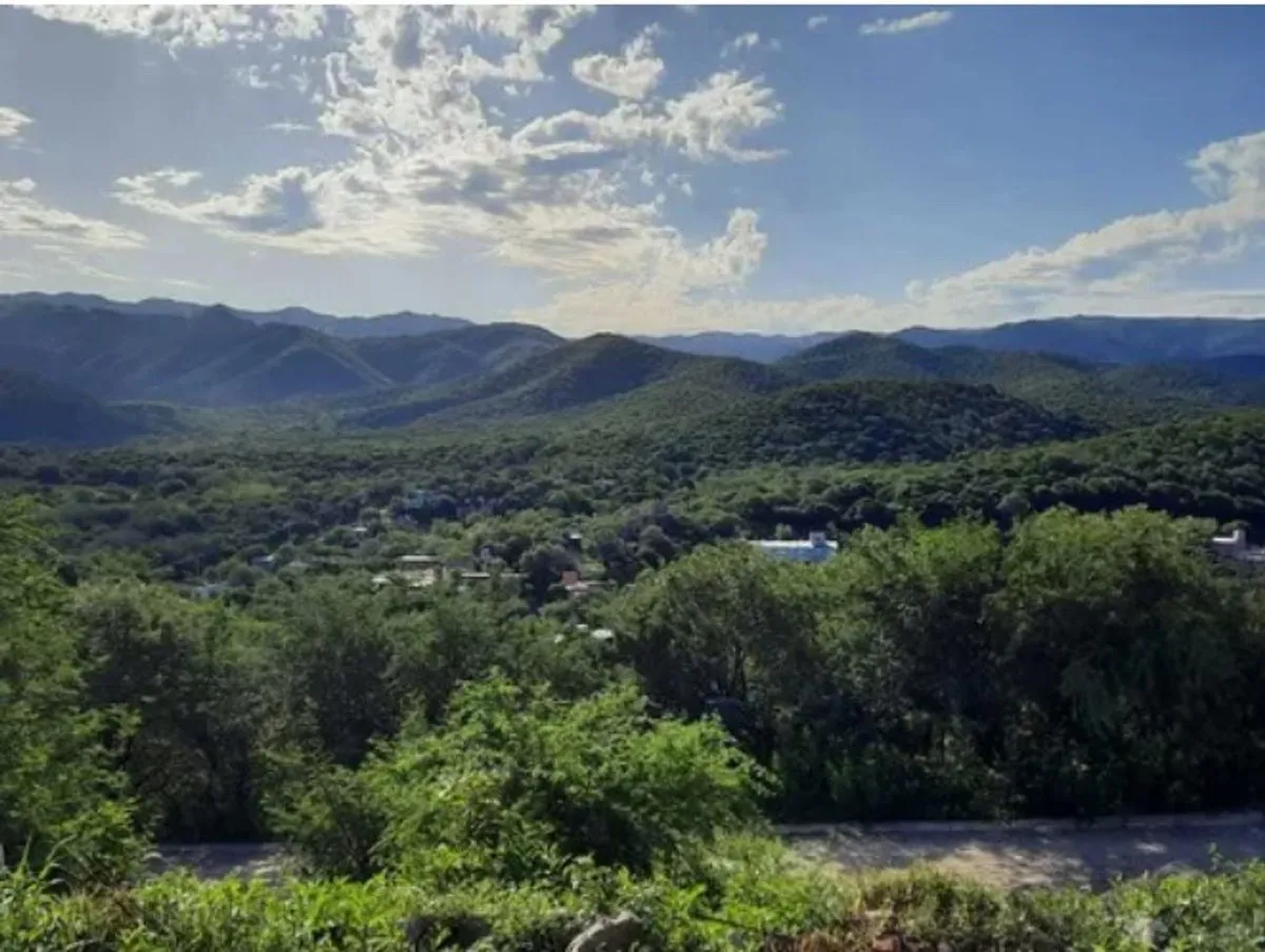 Lote en Reina Mora 300