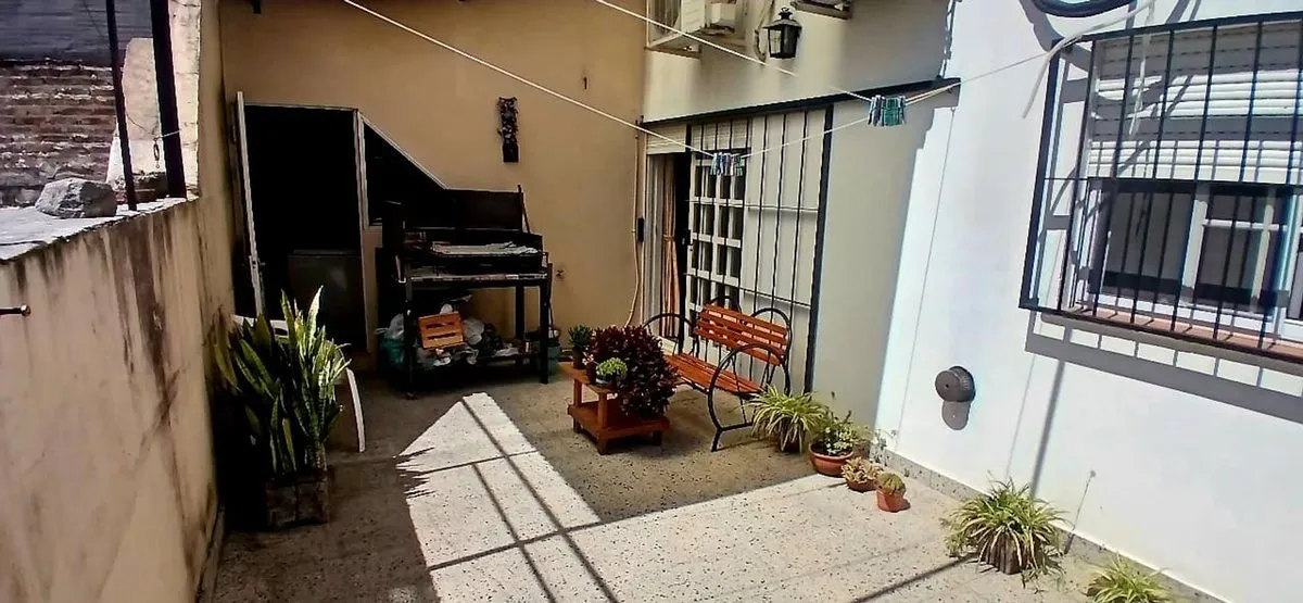 Casa en Esteban Merlo 5100