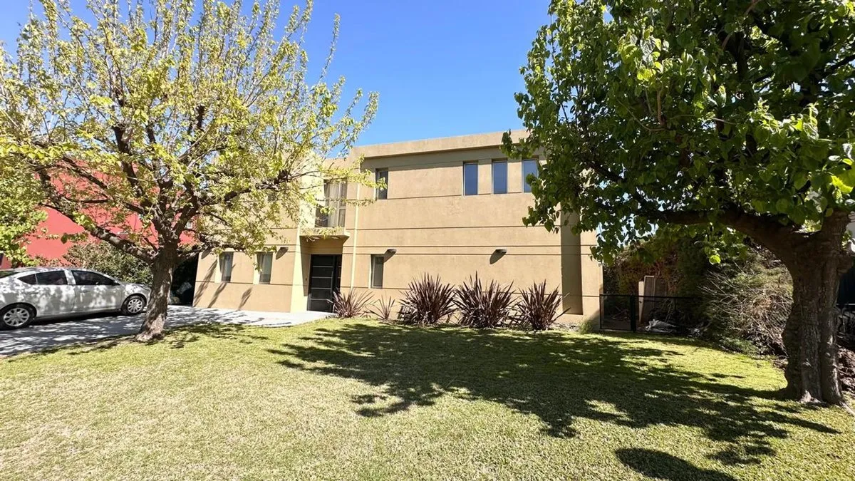 Casa en Villa Olivos - Ramal Pilar 900
