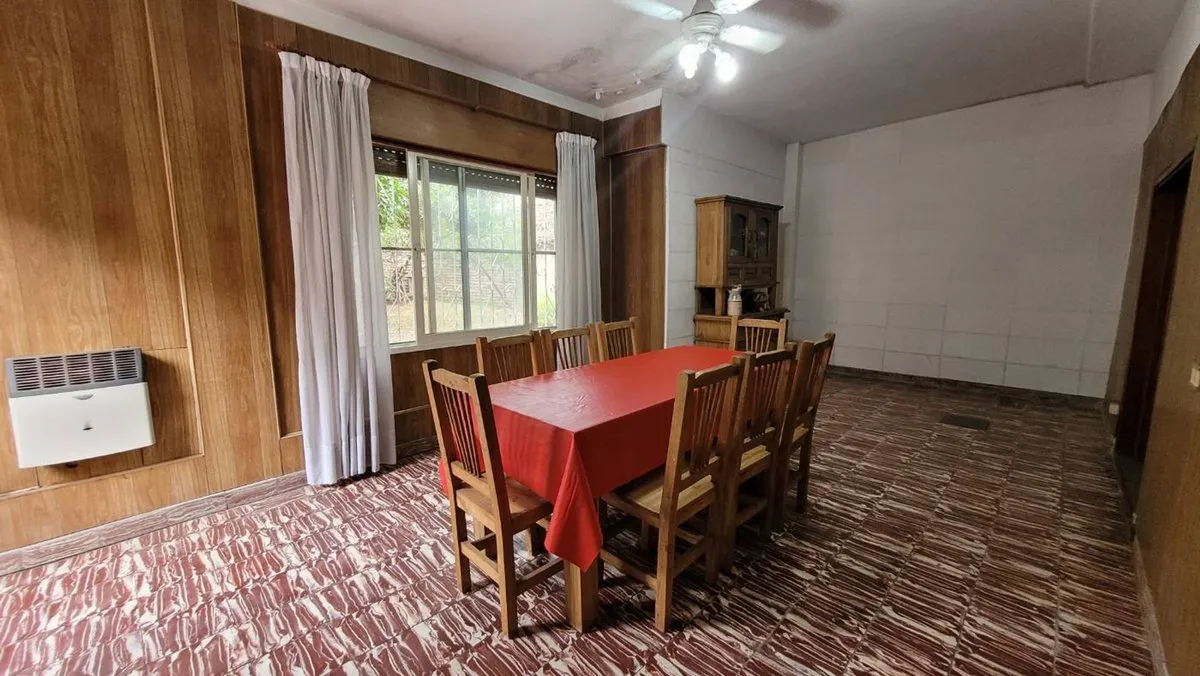 Casa en José Marmol 900