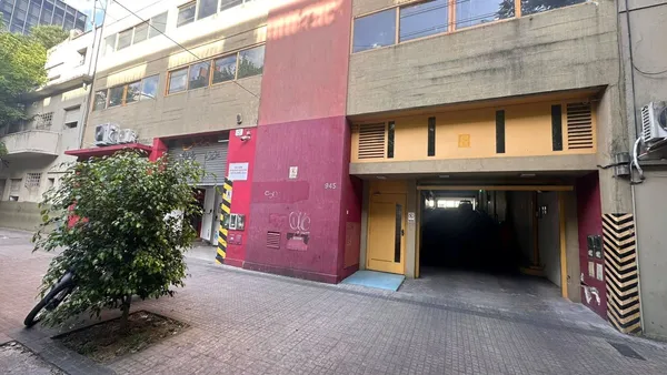 Cochera en 47 E/ 13 y 14 900