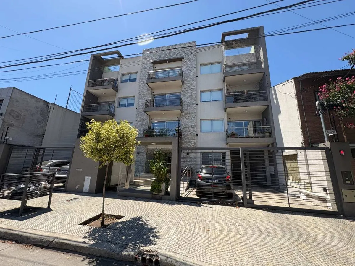 Departamento en Pastor Obligado 700
