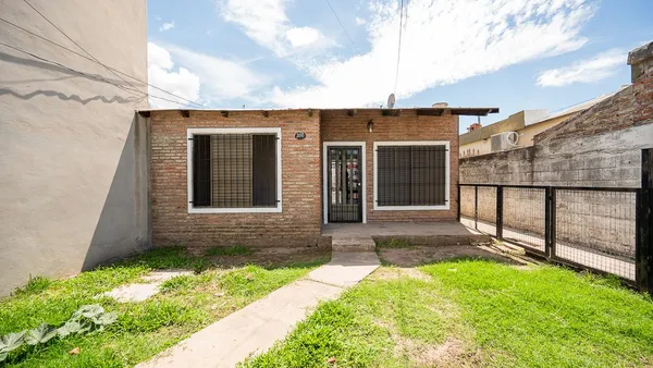 Casa en Guido Spano 200