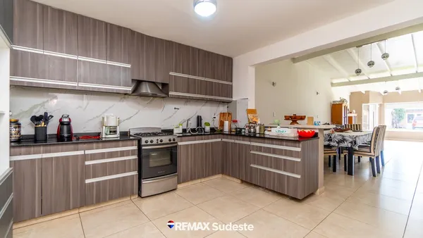 Casa en Teniente Farias 1600