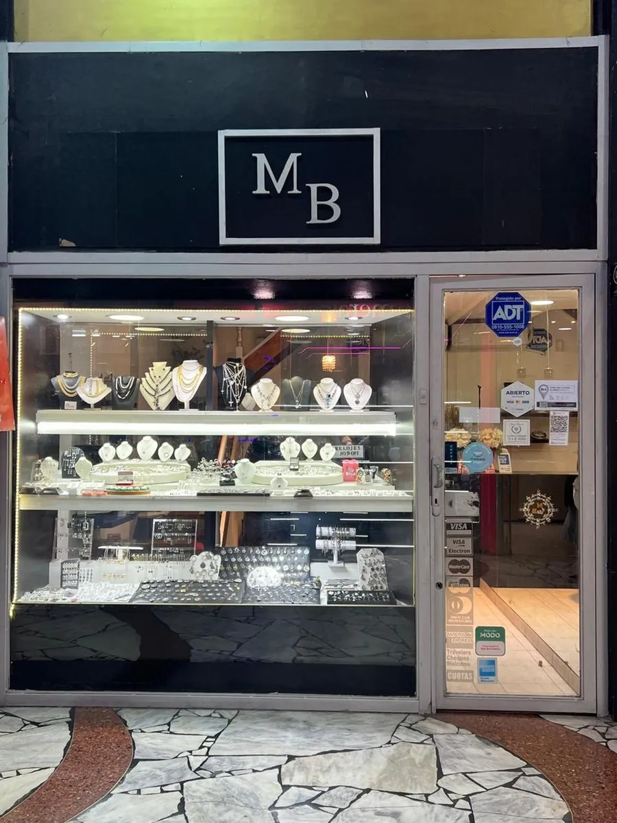 Local Comercial en Avenida Cabildo 2300