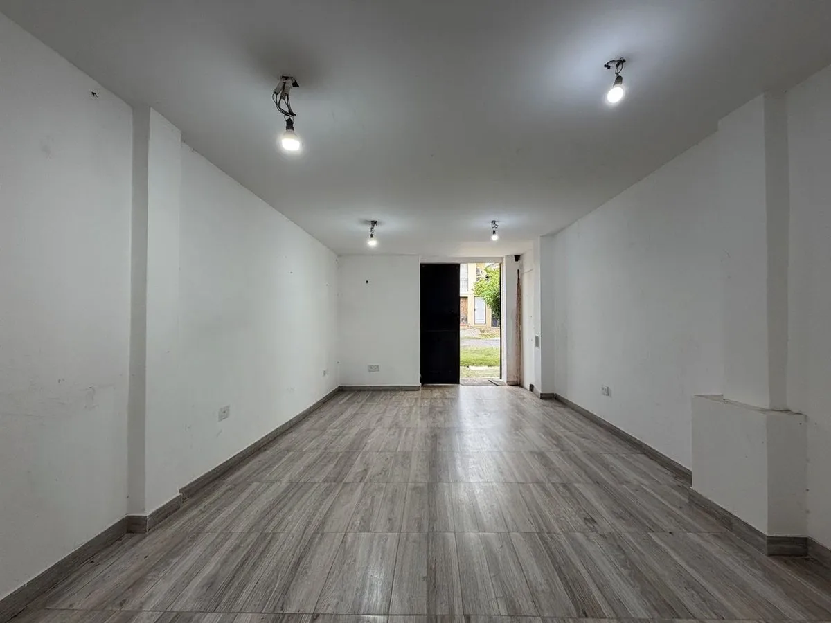 Local Comercial en Conesa 1700