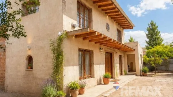 Casa en Antonio Di Benedetto 700