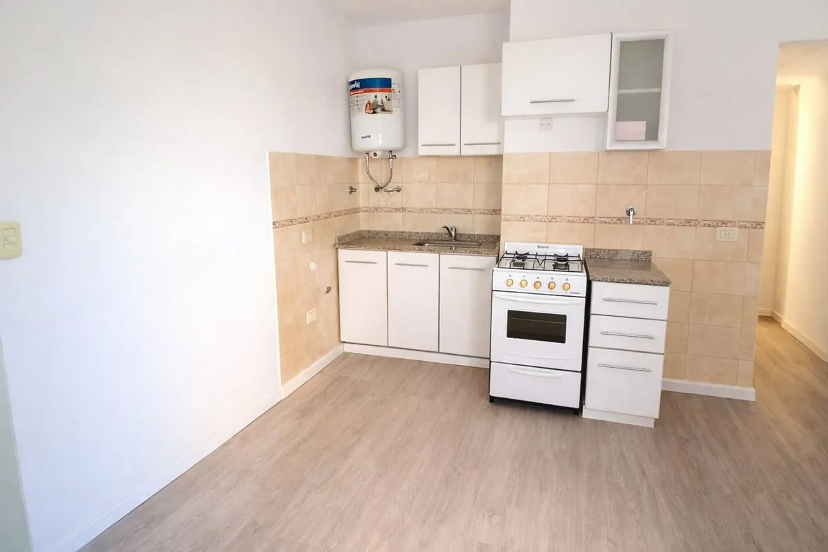 Departamento en Caseros 900