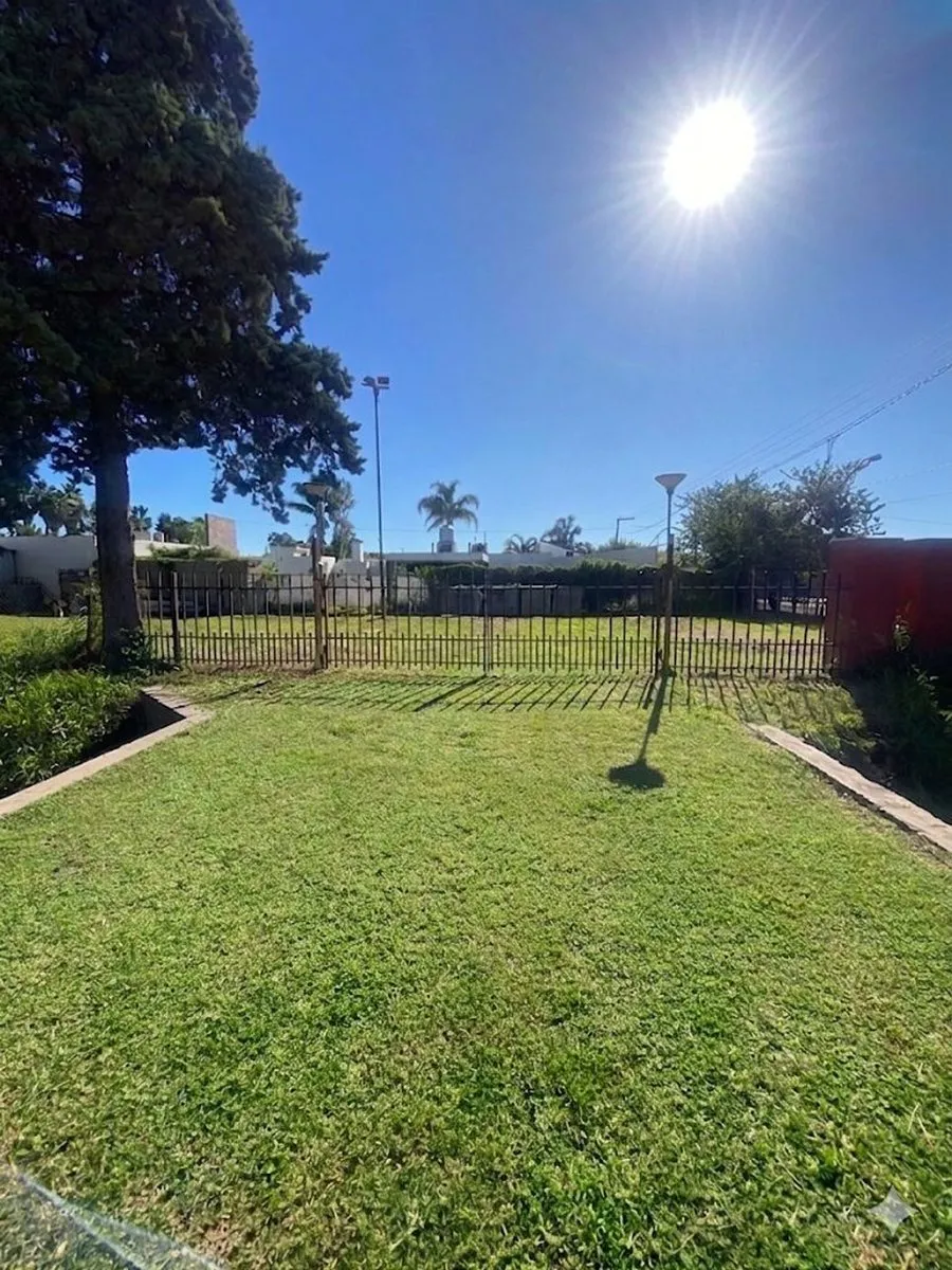 Lote en Las Acacias 1600