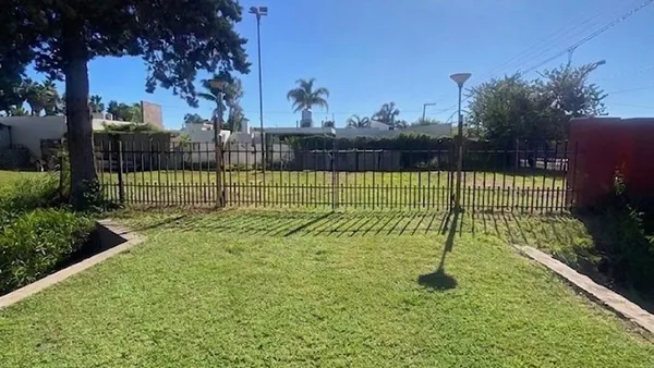 Lote en Las Acacias 1600