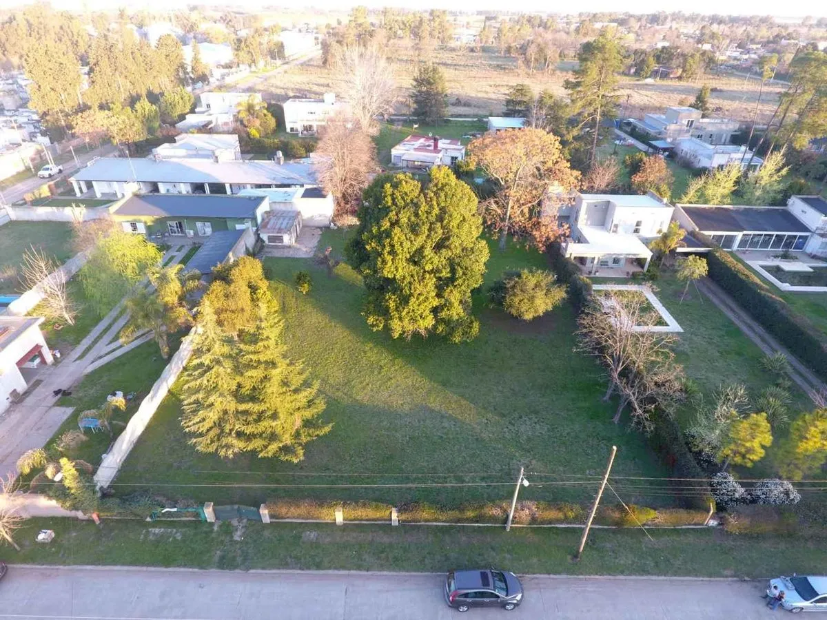 Lote en Calle 24 (ex Hipólito Irigoyen) Entre 135 y 139 Navarro S/N