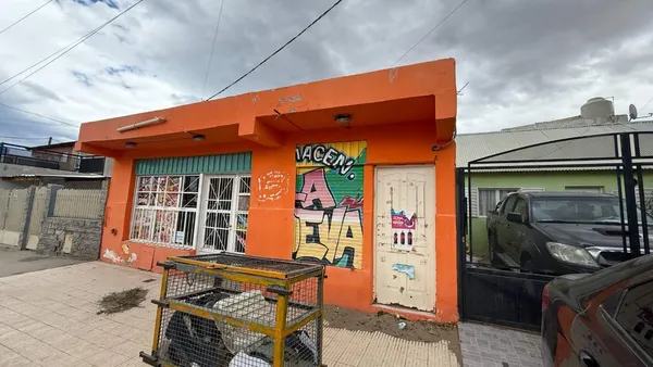 Local Comercial en Dr.daniel Omar Segura 1900