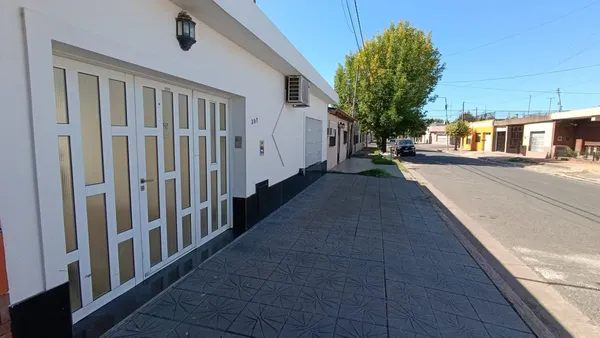 Casa en Lamadrid 300