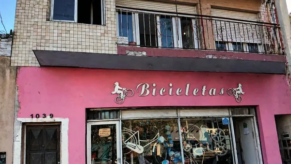 P H en Avenida Juan Héctor Jara 1000