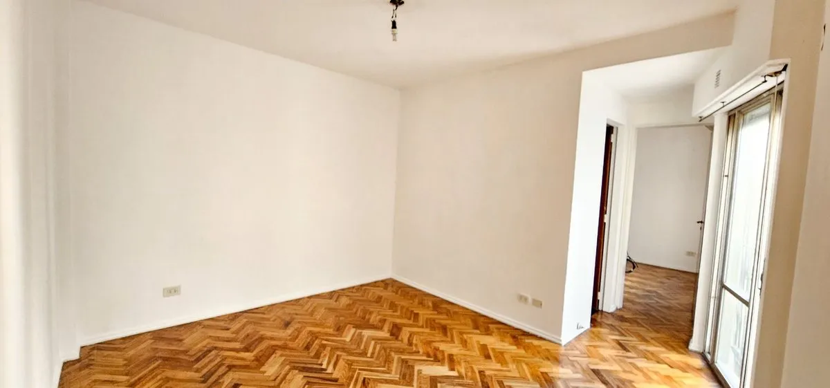 Departamento en Humberto 1º 2300