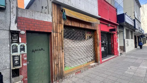 Local Comercial en Avenida Hipólito Yrigoyen 4100