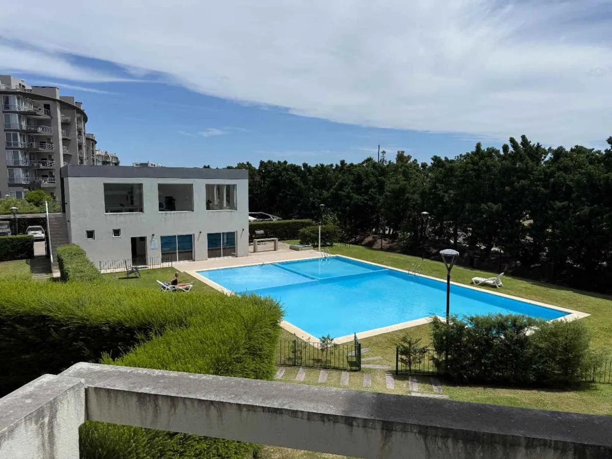 Departamento en Av. de los Lagos 3100
