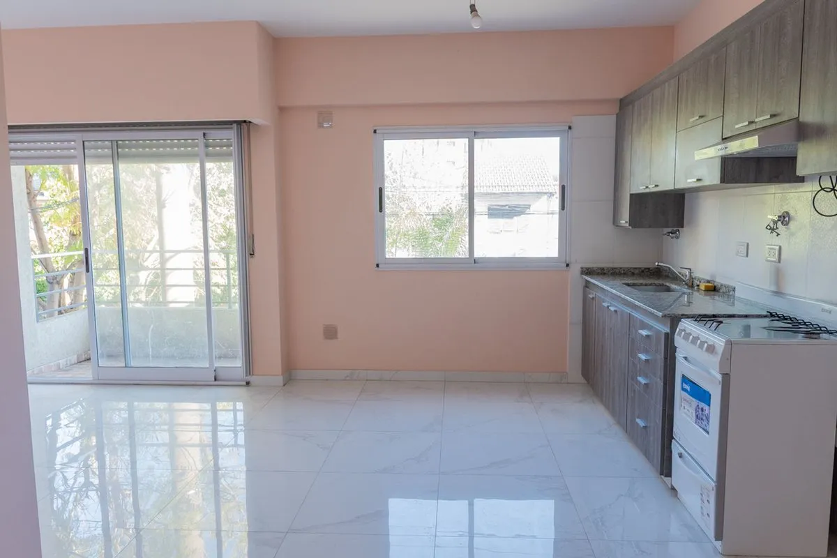 Departamento en 12 de Octubre 300