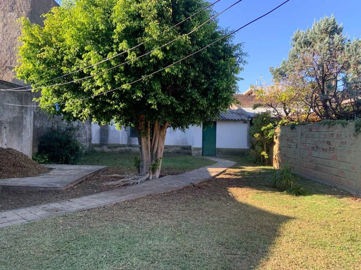 Casa en Teniente General Bergamini 2500