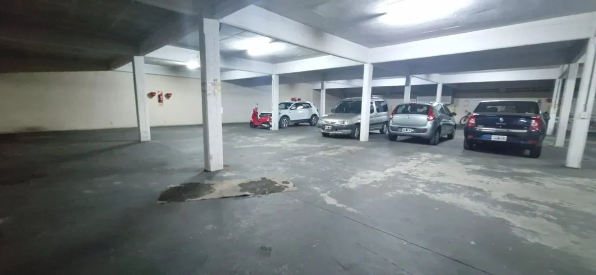 Cochera en Avenida Hipólito Yrigoyen 700
