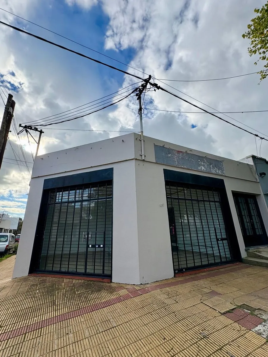 Local Comercial en 520 Esquina 6 1000