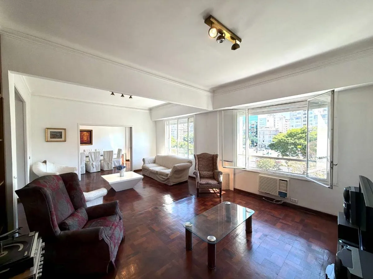 Departamento en Carlos Pellegrini 1200