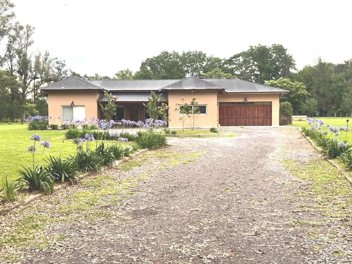 Casa en Aristóbulo del Valle 1300