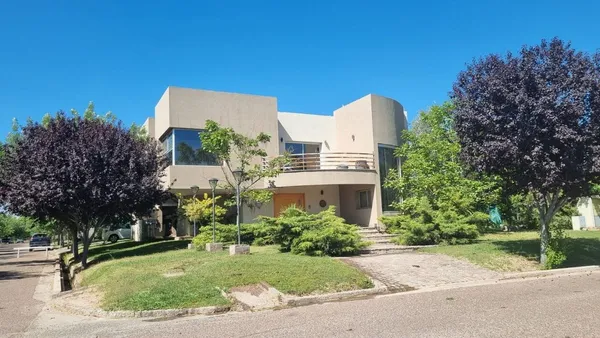 Casa en Terrada 4700