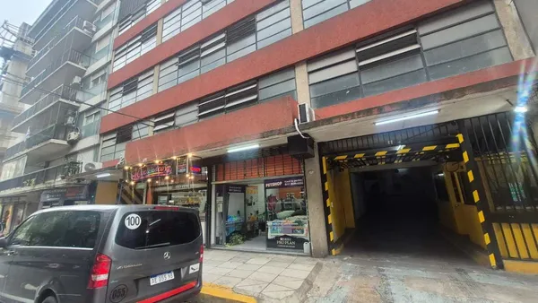 Cochera en Monroe 2500