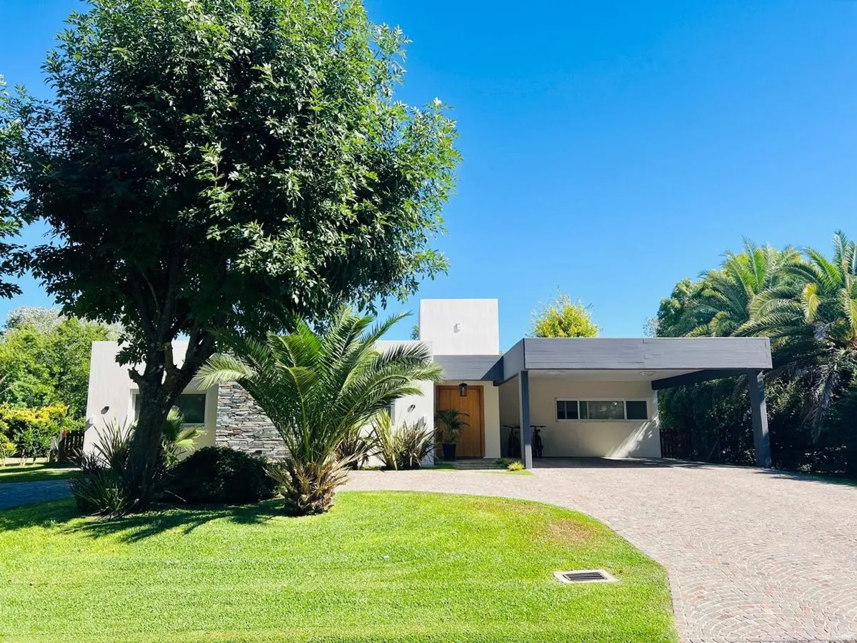 Casa en Avenida Gaona 0