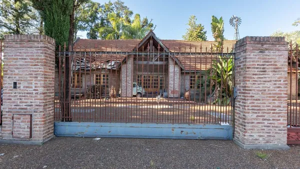 Lote en Valentín Alsina 2400