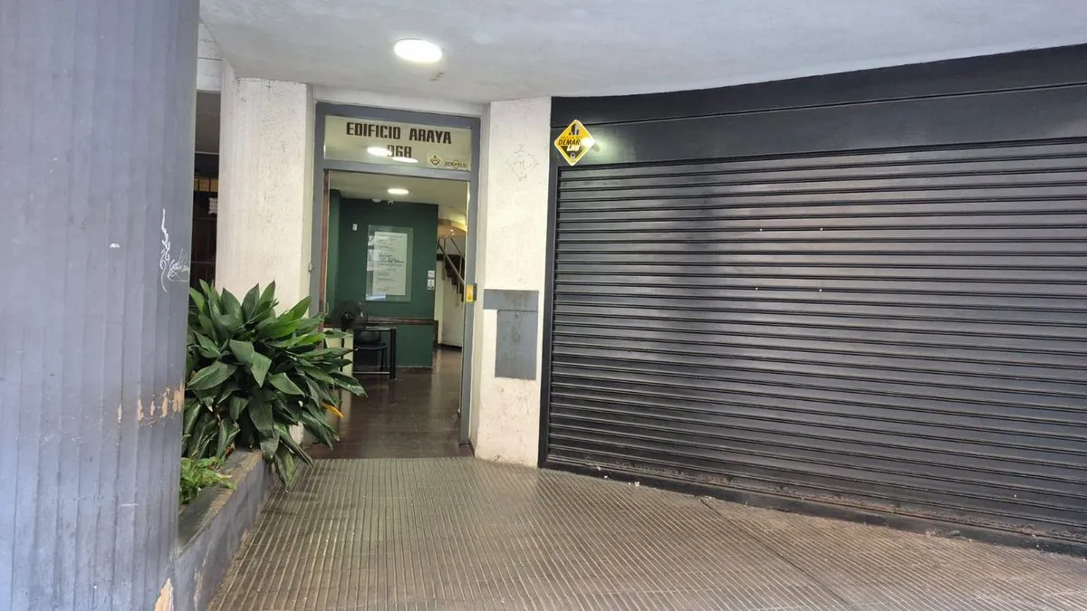 Oficina en Pasaje Ingeniero Ramón Araya 900
