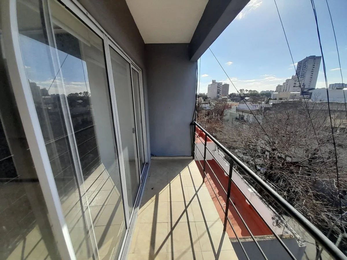 Departamento en Avenida Lacarra 100