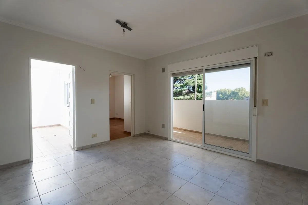 Departamento en Simbrón 5600