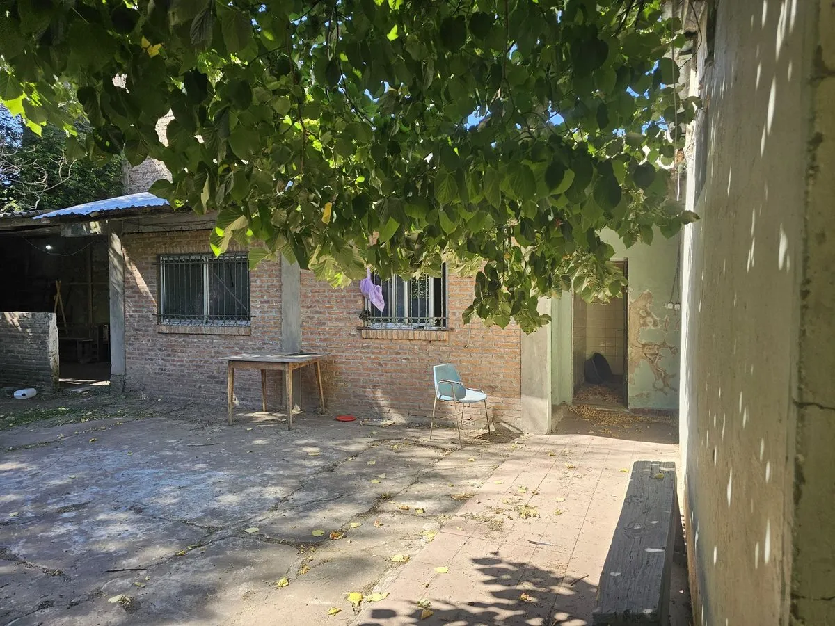 Casa en Benavente E/ Wast y Rojas 100
