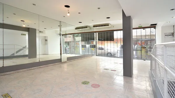 Local Comercial en Doctor Norberto Quirno Costa 1200