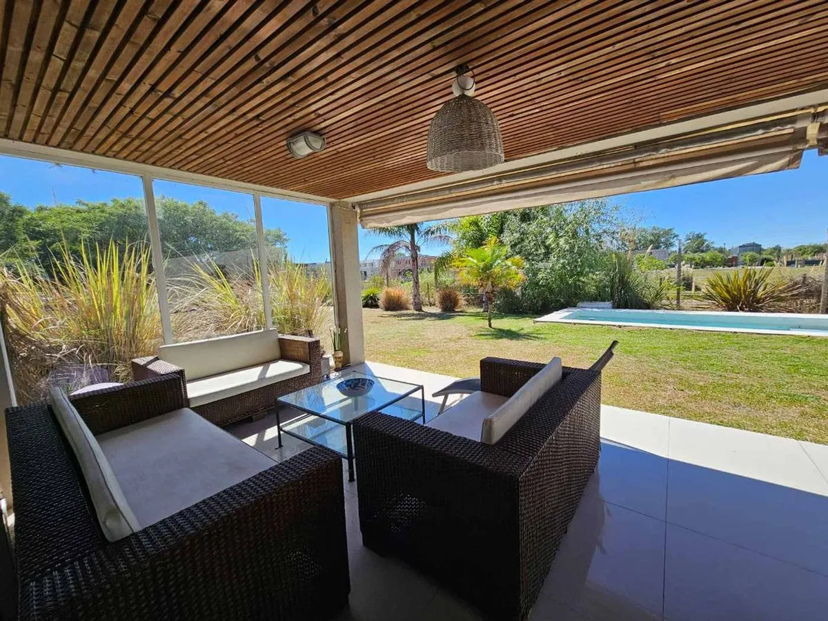 Casa en Avenida Santa María de Las Conchas 4200