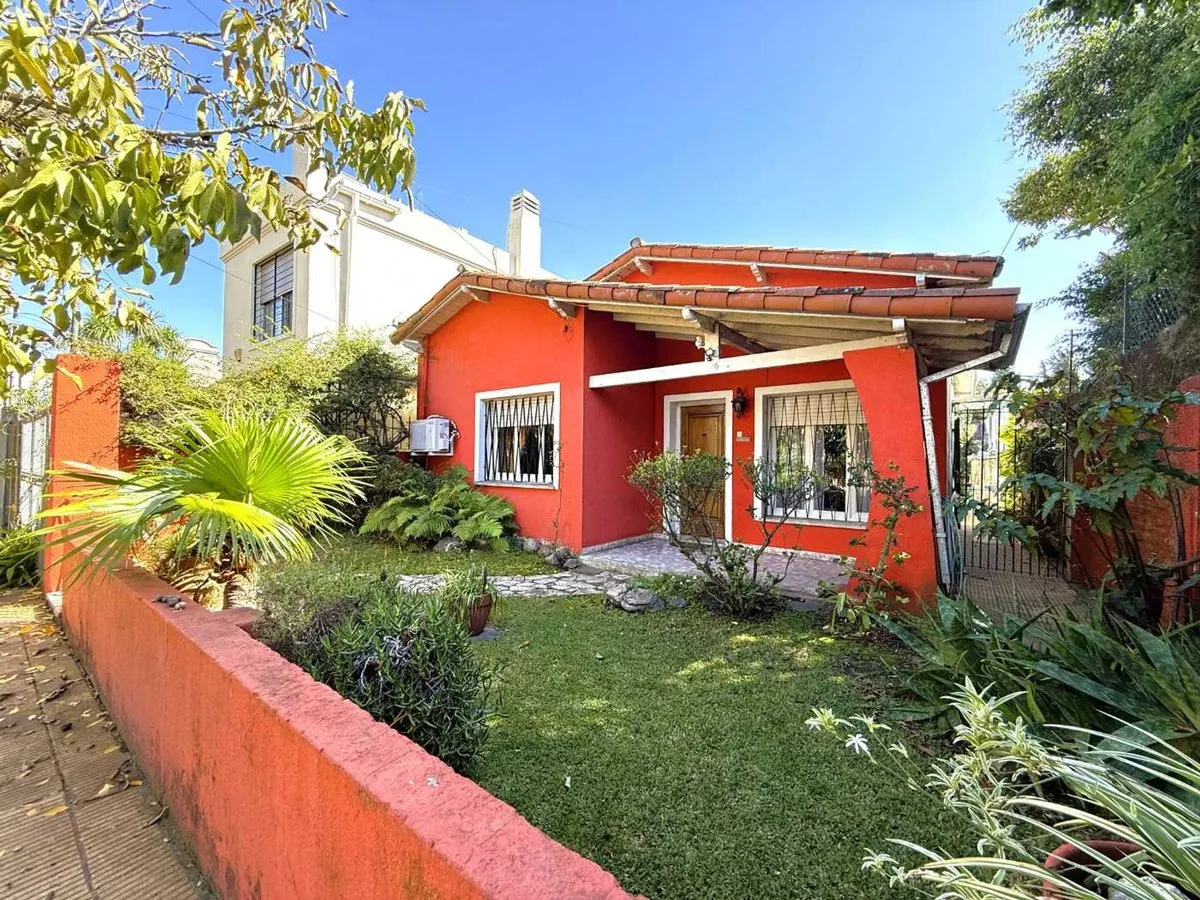 Casa en Vélez Sársfield 1400