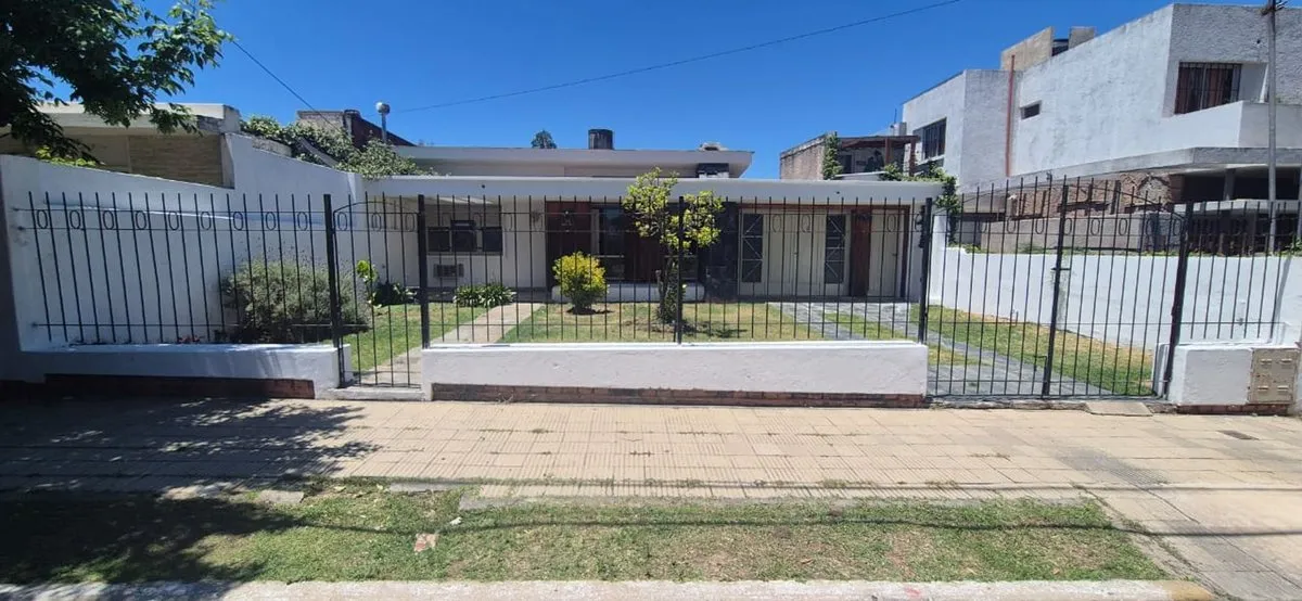 Casa en Gobernador Julio Argentino Roca 300