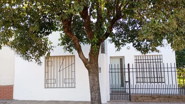 Casa en Nuestros Medicos 700
