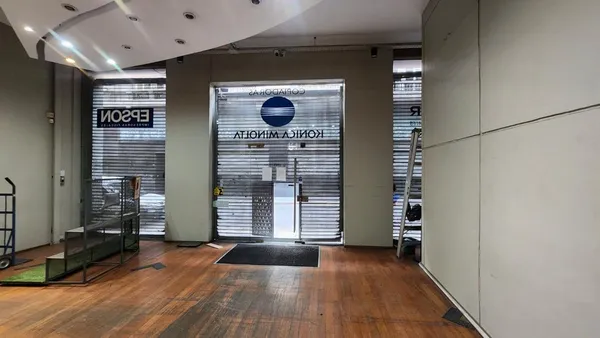 Local Comercial en Teniente General Juan Domingo Perón 1700
