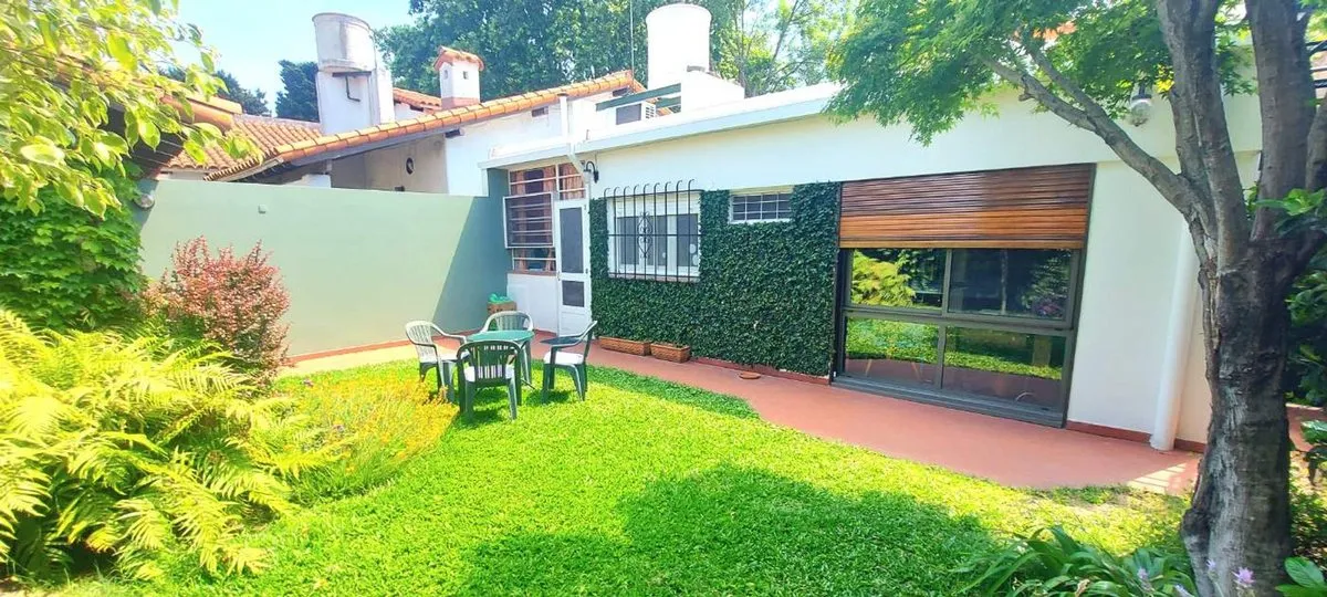 Casa en Estanislao del Campo 300