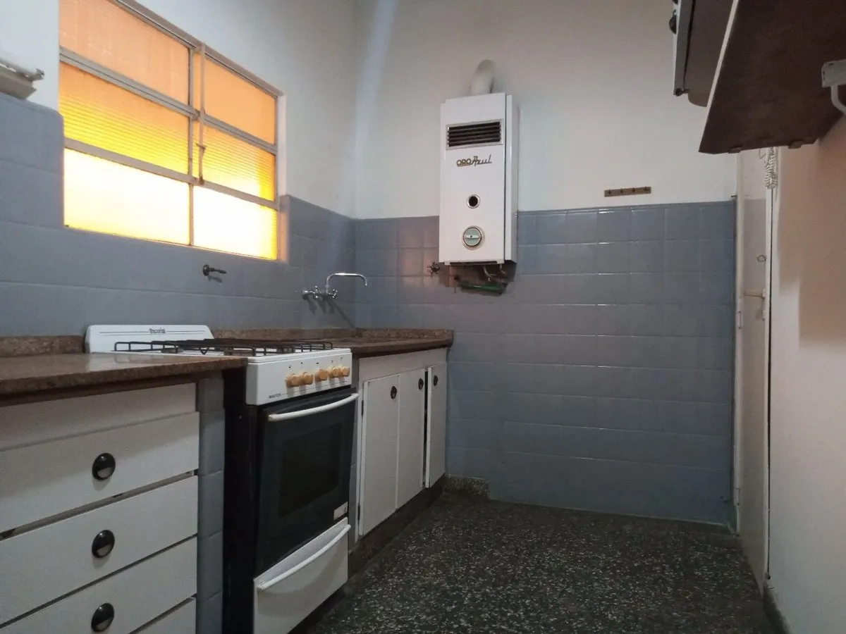 P H en Juan de Ayolas 2800