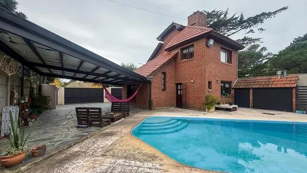 Casa en Antonio Alice 5600