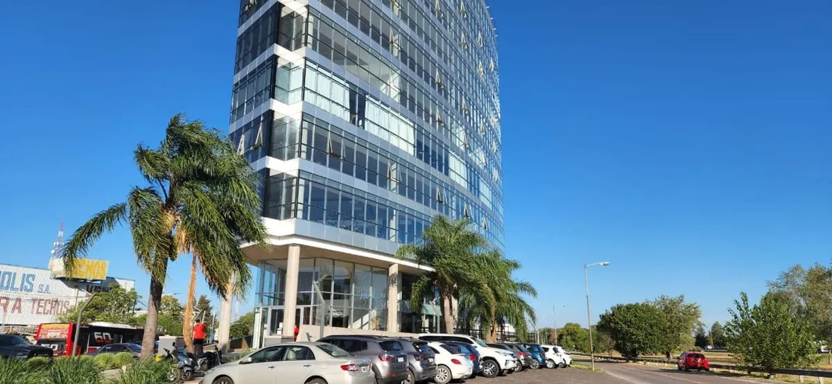 Oficina en Colectora Este Ramal Escobar 49500