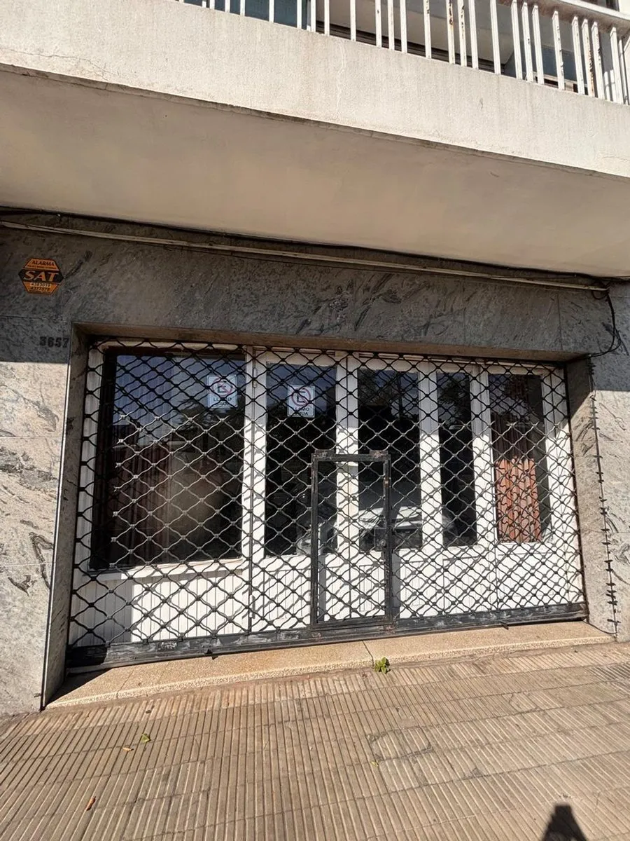 Local Comercial en Avenida Bordabehere 3600