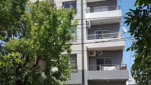 Departamento en Lorenzo Lopez 300