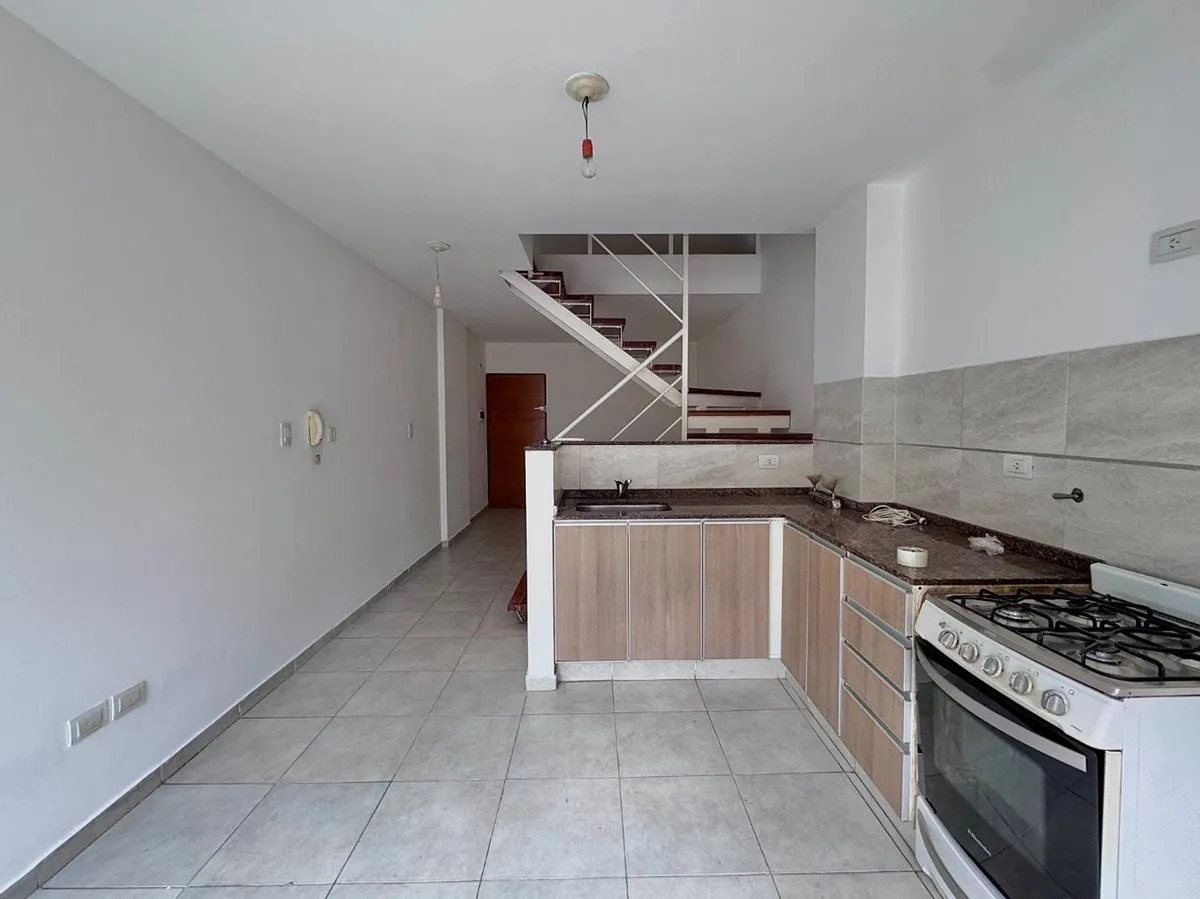 Departamento en Domingo F. Sarmiento 900